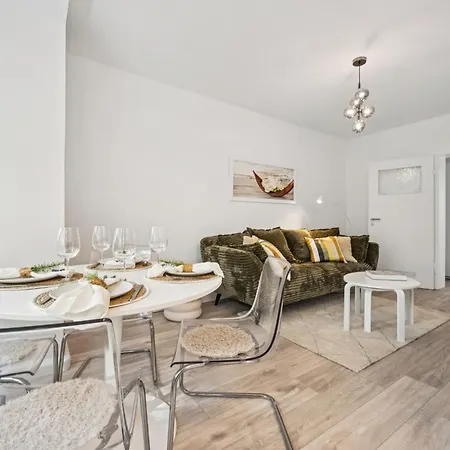 Stylish Apartment, Near Koenigsallee, High Quality Düsseldorf